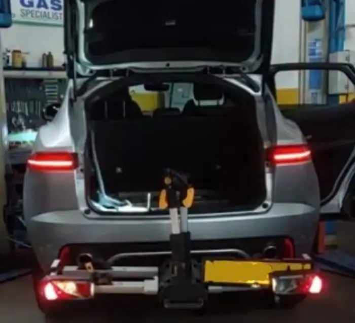 gancio traino con portabici jaguar