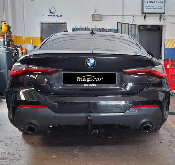 Scopri l'installazione del gancio traino estraibile verticale a scomparsa Aragon, una soluzione discreta, funzionale e certificata per il tuo veicolo.